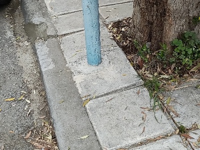 Εμποδια στο πεζοδρόμιο