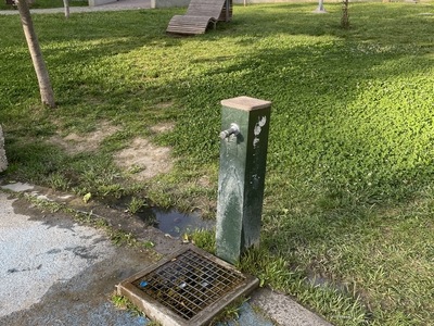 Χαλασμενη βρυση επειγει