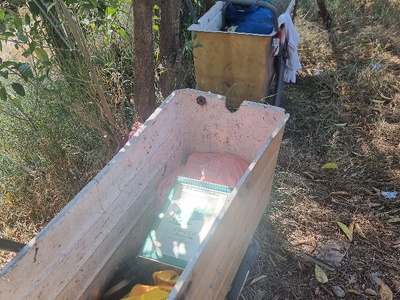 Παρατημενα καροτσια και σκουπίδια απο Γυφτους