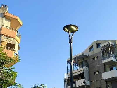 Συγχρονισμός αναμματος κολονων φωτισμού