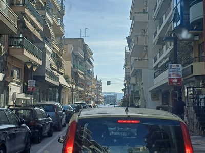 Αφισοκόληση κομμάτων.