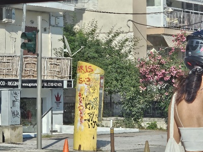 να αφαιρεθεί ο θάλαμος του ΟΤΕ    Πασαλίδη με Πλαστήρα γωνια