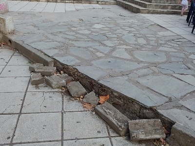 Έσπασαν οι πλάκες  	Θουκυδίδου