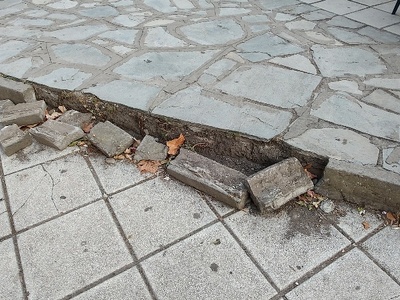 Έσπασαν οι πλάκες  	Θουκυδίδου