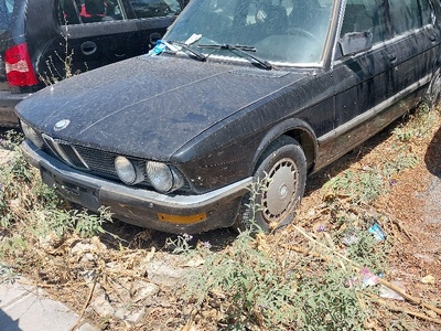 Παρατημένο αυτοκίνητο  Μουρουζήδων