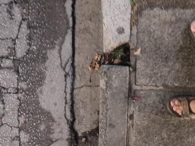 ΕΠΙΚΙΝΔΥΝΗ ΤΡΥΠΑ σε κράσπεδο της οδού Πασσαλίδη