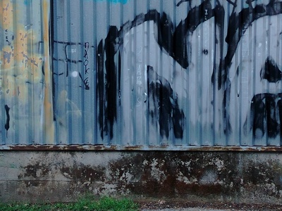 Αποχαρακτηρισμένη παιδική χαρά  Καισαρείας & Ζηργάνου