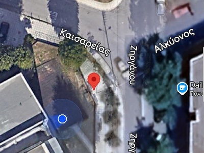 Αποχαρακτηρισμένη παιδική χαρά  Καισαρείας & Ζηργάνου