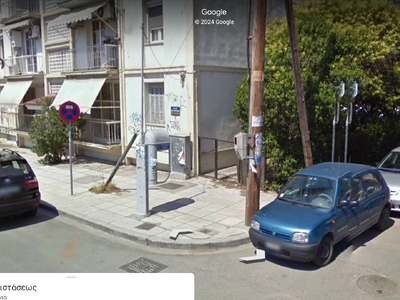 Αφαίρεση τηλεφωνικού θαλάμου Εθνικής Αντιστάσεως