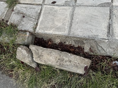 Επισκευη πεζοδρομιου Καβάφη Κωνσταντίνου