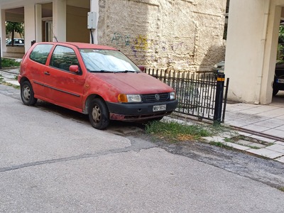 Ανασφάλιστο εγκατελειμένο 	Μυστακίδου