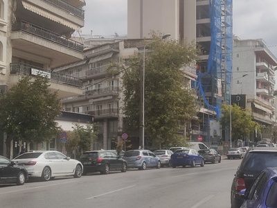 Εμποδιο δένδρου επι της Ελ. Βενιζέλου 09