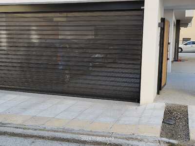 Πεζοδρόμιο κατεστραμμένο Άρη Βελουχιώτη