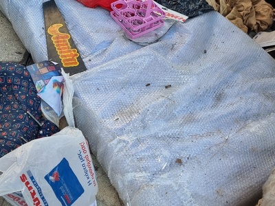 Βουνό απο παλιά αντικείμενα Αργοναυτών & Μητροπολίτου Καλλίδου