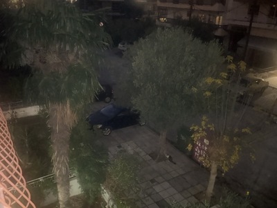 Σβυσμενες λάμπες Αμισσού από τα δυο πάρκα μέχρι και την Καραολή Δημητρίου.