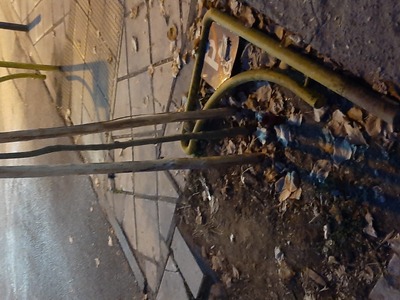 Καταστροφή κάγκελων διάβασης πεζών  Αιγαίου με Θερμαϊκού