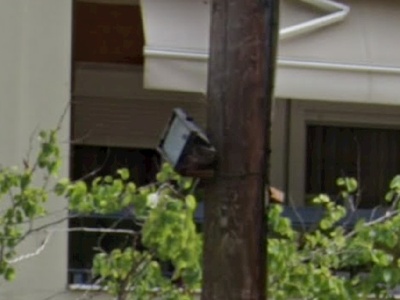 προβολέας πανω σε κολώνα ηλεκτρισμού