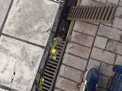 Σπασμενο υποστηριγμα φρεατιου  	Κομνηνών