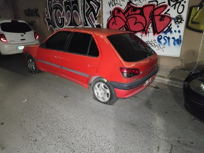 Εγκαταλελειμμενο όχημα 	Διονυσίου Σολωμού