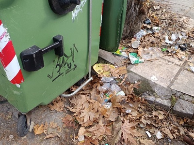 Σπασμένος Κάδος  Μουδανιών,