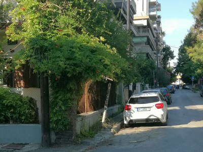 Κλάδεμα δέντρου