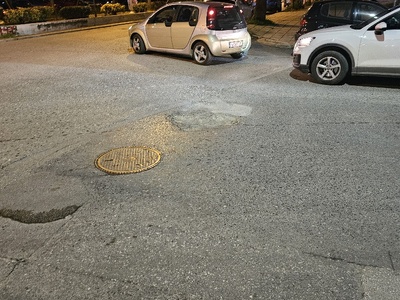 εσκασε η άσφαλτος στον δρόμο 	Καθηγητού Ρωσσίδου