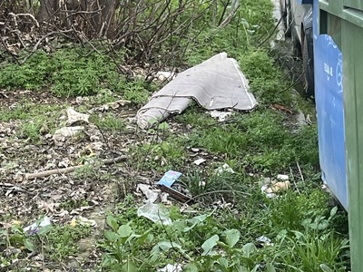 Απομάκρυνση εγκαταλελειμμένων ογκωδών αντικειμένων από την περιοχή 	Πέτρου Λεβαντή  με Μετρών γωνία