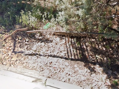 ΣΙΔΕΡΈΝΙΑ ΣΠΑΣΜΈΝΗ ΠΟΡΤΑ .βρείτε μια λύση