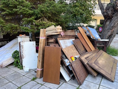 Ογκωδη πεταμενα αντικειμενα  Κύμης