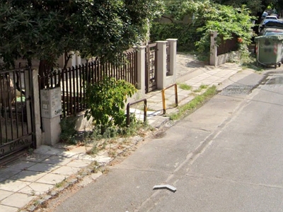 Αφαίρεση κάγκελων Νίκαιας