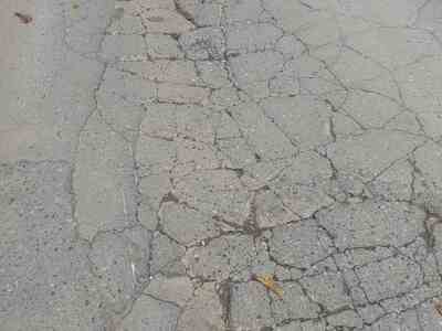 Φθορά δρόμου στην τυρολοης