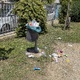 πάρα πολλά σκουπιδια στη Σκρα