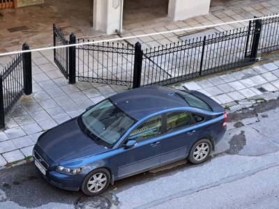 ΑΥΤΟΚΊΝΗΤΟ ΣΕ ΑΚΙΝΗΣΊΑ ΣΕ ΔΗΜΌΣΙΟ ΔΡΌΜΟ  φιλικής εταιρείας