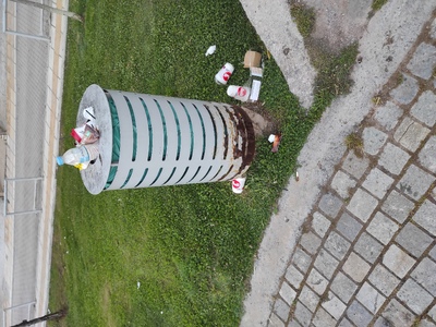 Σκουπίδια 	Μακεδονίας