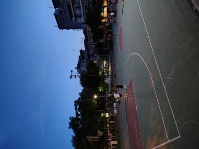 Σβηστά φώτα στην πλατεία Σκρα