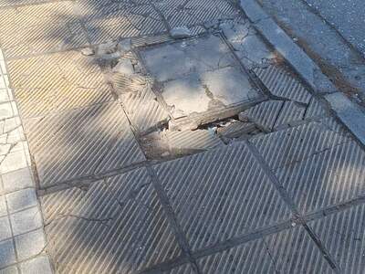 Καθίζηση πεζοδρομίου πέριξ φρεατίου