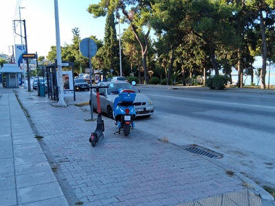 ΜΟΤΟΣΥΚΛΕΤΑ ΣΤΟ ΠΕΖΟΔΡΟΜΙΟ ΣΤΗΝ ΣΤΑΣΗ
