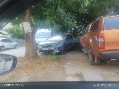 Παράνομο πάρκινγκ Αρκαδίου με Πηνελόπης γωνια
