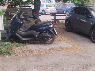 Παράνομο πάρκινγκ Αρκαδίου με Πηνελόπης γωνια