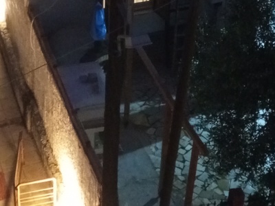 Καμμένες λάμπες σε κολώνες ΔΕΗ   Άρη Βελουχιώτη