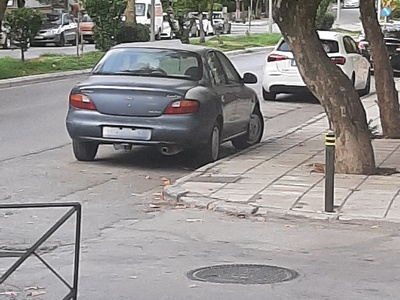 όχημα  χωρίς  πινακίδες  Χηλής