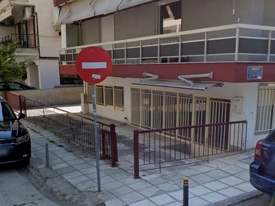 Παράνομη κατάληψη πεζοδρομίου 	Νικοπόλεως 41, διασταύρωση με Ριζούντος