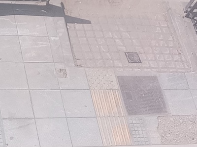 Προβλημα στο πεζοδρόμιο στην Κουντουριώτου με Μιαούλη