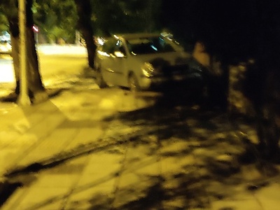 Πεζοδρόμια parking! 	Τάκη Οικονομίδη