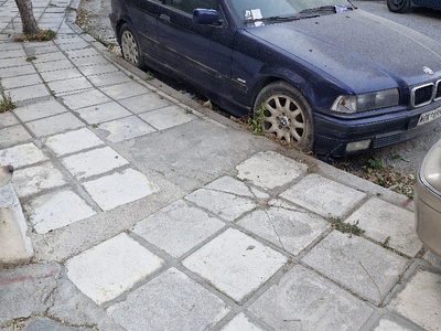 αυτοκίνητο σε ακινησία