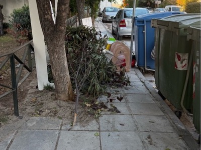 ΟΓΚΩΔΗ ΑΝΤΙΚΕΙΜΕΝΑ ΣΤΟ ΠΕΖΟΔΡΟΜΙΟ 	Ερυθρού Σταυρού