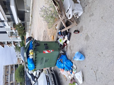 Αποκομιδή απορριμάτων (έλλειψη κάδων)  Κηφισίας