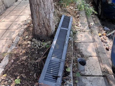 Παρατημένα ξύλινα κουφώματα  	Στράβωνος