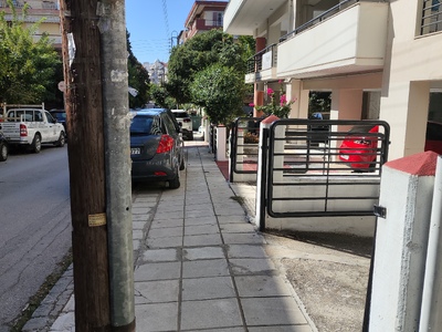 Δυσκολία μετακίνησης καροτσιού διδύμων  	Βλαχερνών