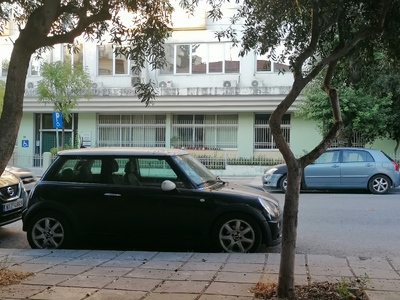 ΠΑΡΚΑΡΙΣΜΈΝΟ ΑΥΤΟΚΙΝΗΤΟ  	Καθηγητού Ρωσσίδου